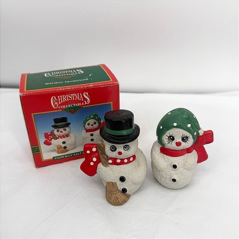 Christmas Collectable Snowman Salt and Pepper Shakers Ceramic Holiday Decor